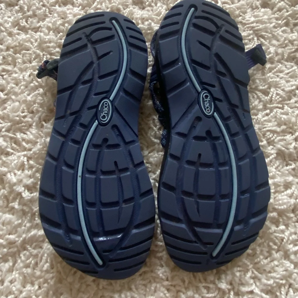 Chacos size 9 in Wink Blue - Picture 2 of 5